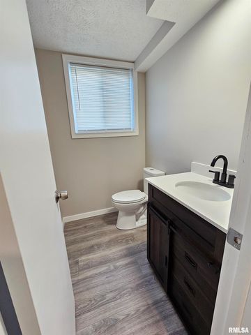 2209 KENSINGTON Drive, Peoria, IL 61614