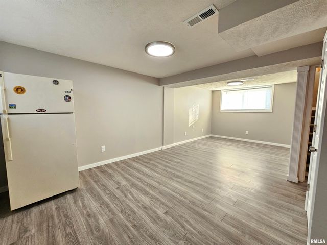 2209 KENSINGTON Drive, Peoria, IL 61614