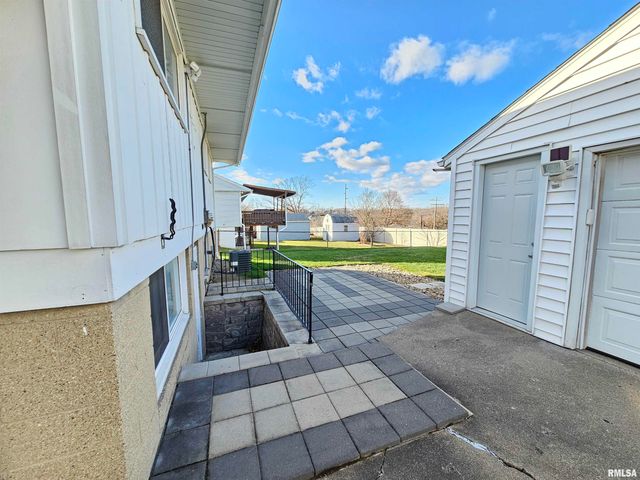 2209 KENSINGTON Drive, Peoria, IL 61614