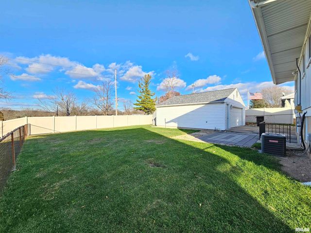 2209 KENSINGTON Drive, Peoria, IL 61614