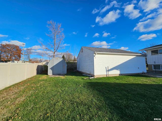 2209 KENSINGTON Drive, Peoria, IL 61614