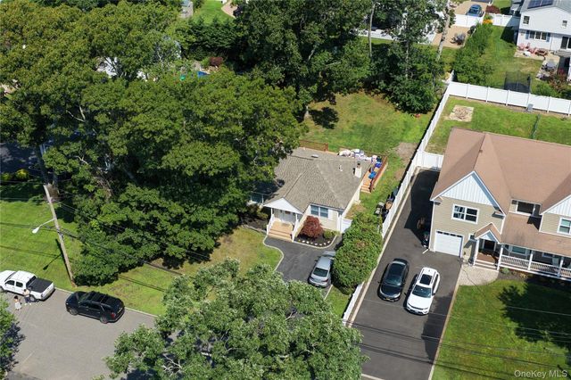 15 Marianna Place, East Islip, NY 11730