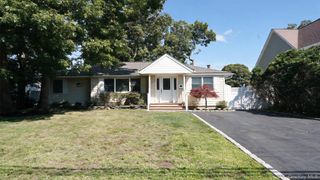15 Marianna Place, East Islip, NY 11730