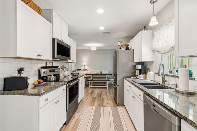 1207 KAPOK CIRCLE, Clearwater, FL 33759
