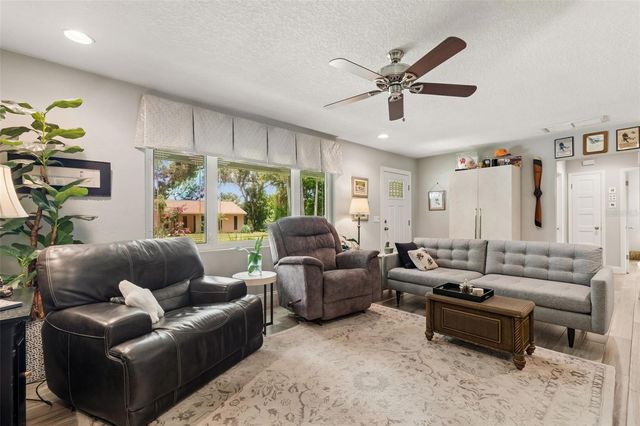 1207 KAPOK CIRCLE, Clearwater, FL 33759