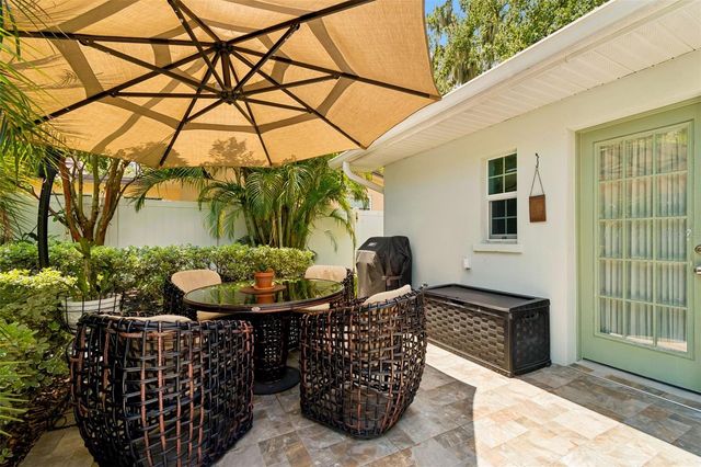 1207 KAPOK CIRCLE, Clearwater, FL 33759