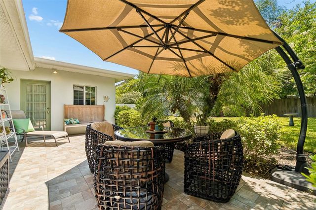 1207 KAPOK CIRCLE, Clearwater, FL 33759