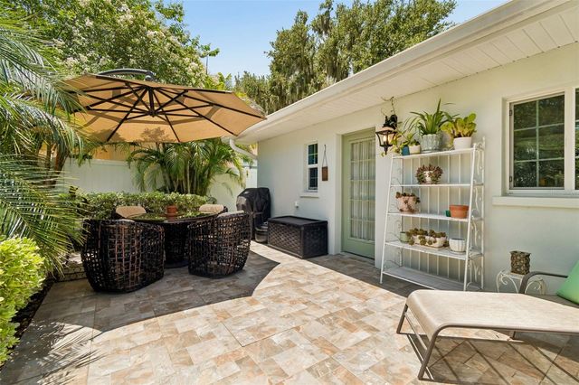 1207 KAPOK CIRCLE, Clearwater, FL 33759