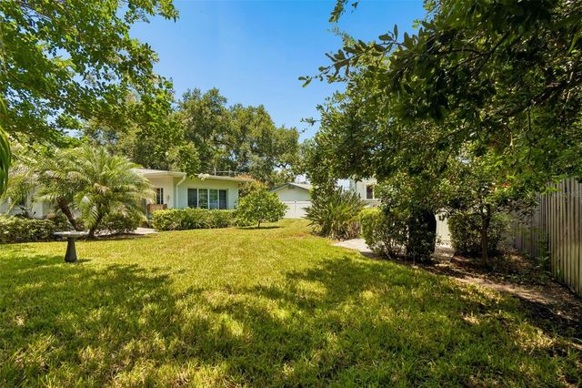 1207 KAPOK CIRCLE, Clearwater, FL 33759