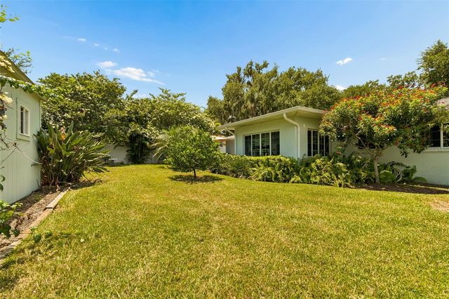 1207 KAPOK CIRCLE, Clearwater, FL 33759