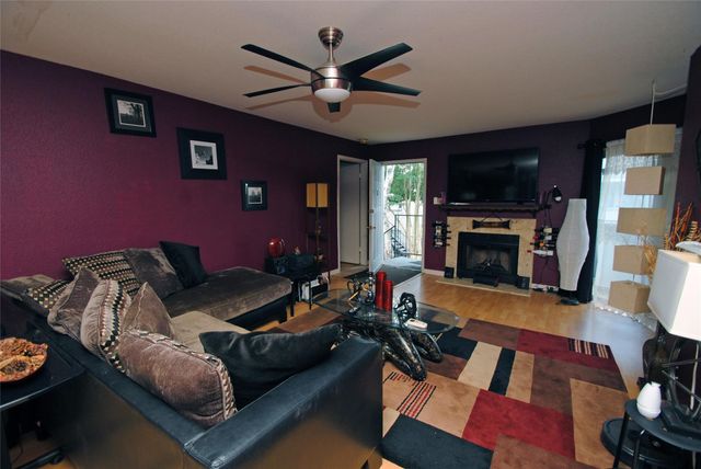 9797 Leawood Boulevard 302, Houston, TX 77099