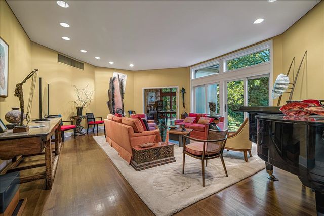 311 E CHERRY CIR, Memphis, TN 38117