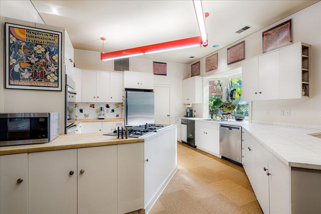 311 E CHERRY CIR, Memphis, TN 38117