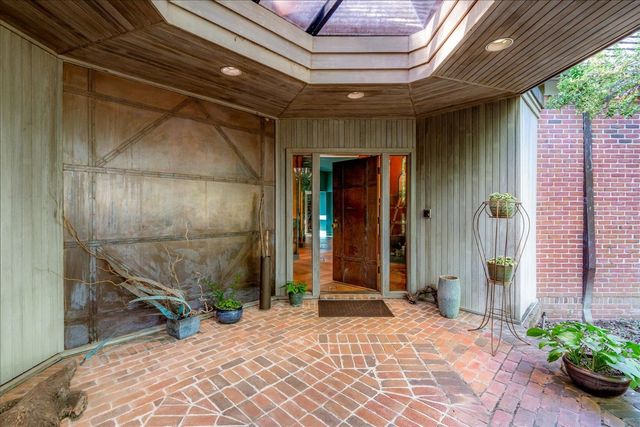 311 E CHERRY CIR, Memphis, TN 38117