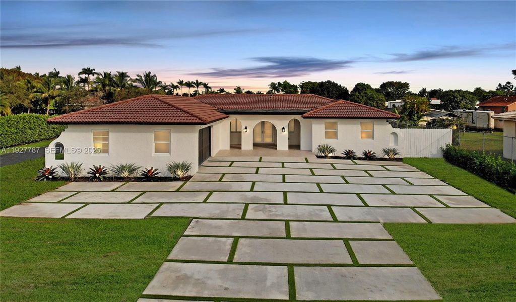 3801 SW 132nd Avenue, Miami, FL 33175