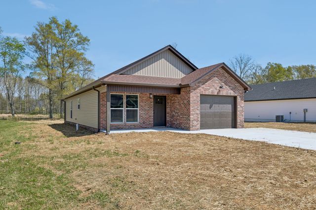 242 Green Meadow Dr, Smithville, TN 37166