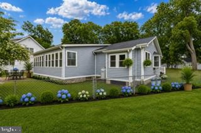 315 LAWRENCE LN, Colonial Beach, VA 22443