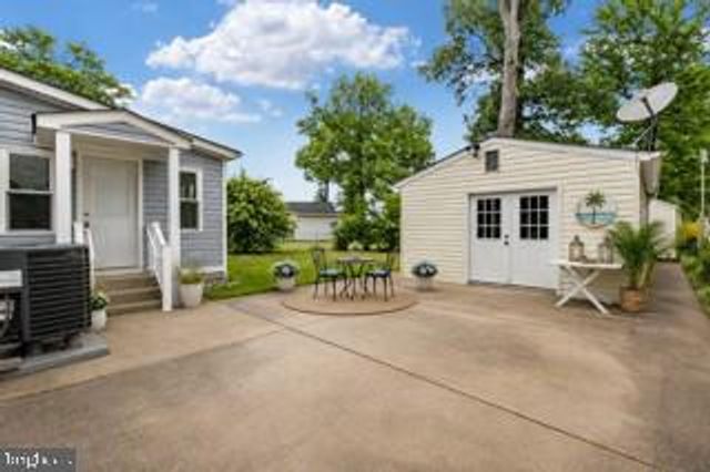 315 LAWRENCE LN, Colonial Beach, VA 22443