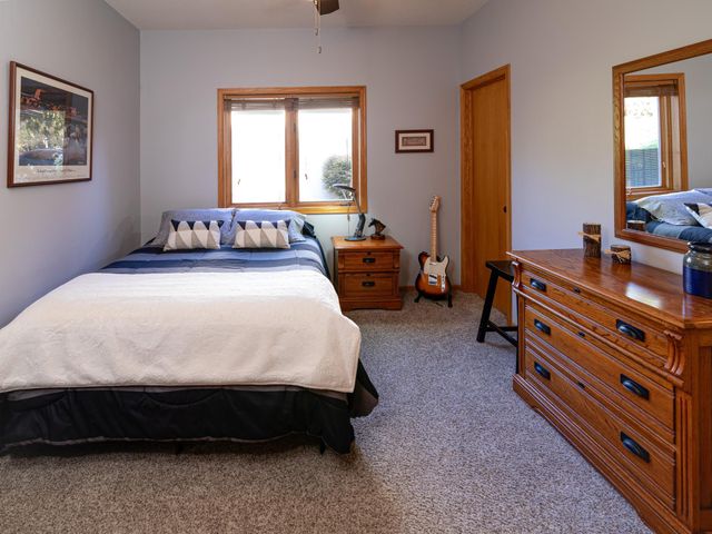 16265 Kenworth Court, Lakeville, MN 55044