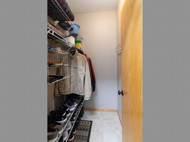 16265 Kenworth Court, Lakeville, MN 55044