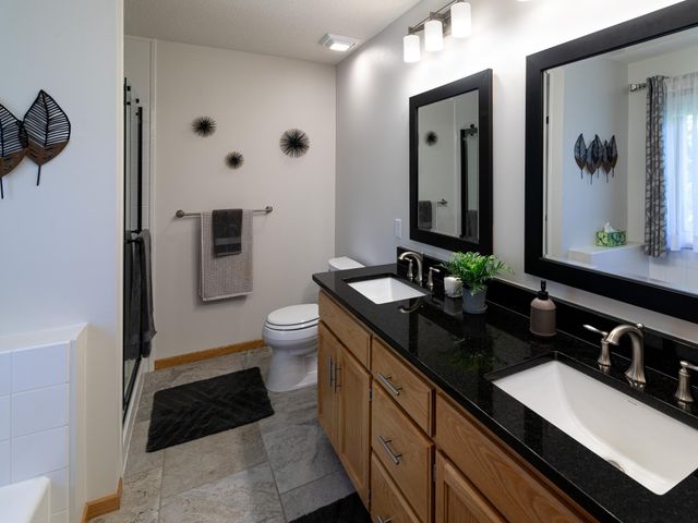 16265 Kenworth Court, Lakeville, MN 55044