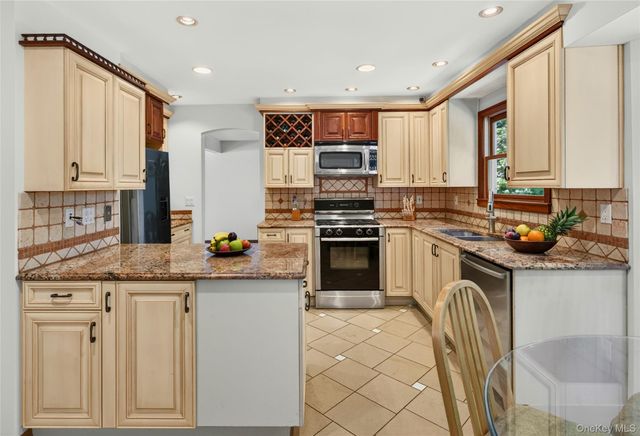 7 Overlook Road, Dobbs Ferry, NY 10522