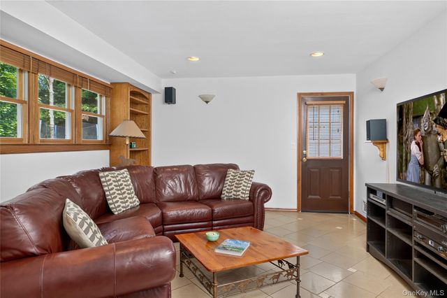 7 Overlook Road, Dobbs Ferry, NY 10522