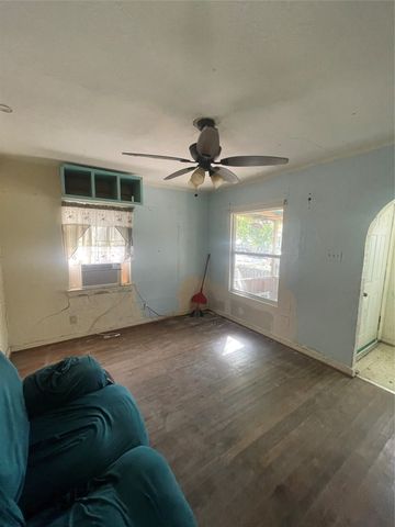 412 Cristler Avenue, Dallas, TX 75223