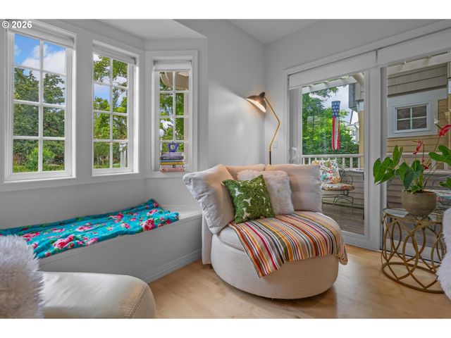 2314 Nw EDGEWOOD Pl 38, Portland, OR 97229