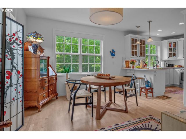 2314 Nw EDGEWOOD Pl 38, Portland, OR 97229