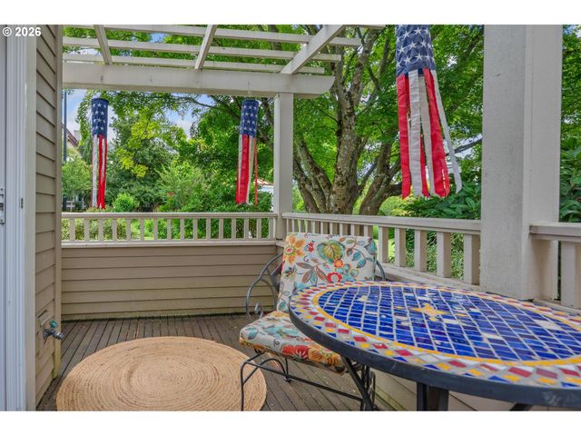 2314 Nw EDGEWOOD Pl 38, Portland, OR 97229