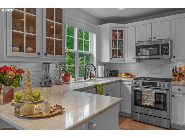 2314 Nw EDGEWOOD Pl 38, Portland, OR 97229