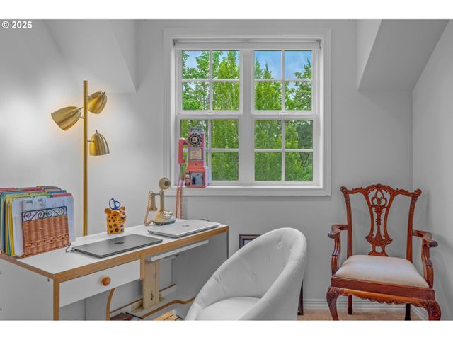 2314 Nw EDGEWOOD Pl 38, Portland, OR 97229