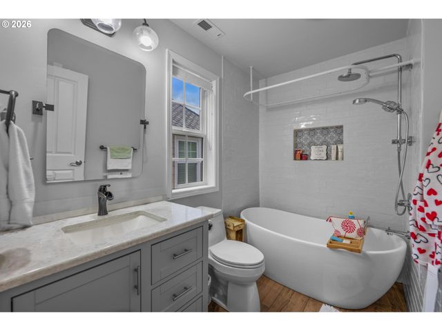 2314 Nw EDGEWOOD Pl 38, Portland, OR 97229
