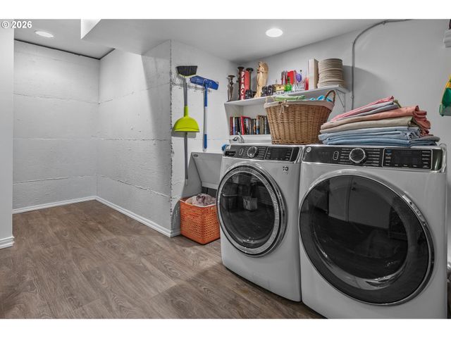 2314 Nw EDGEWOOD Pl 38, Portland, OR 97229