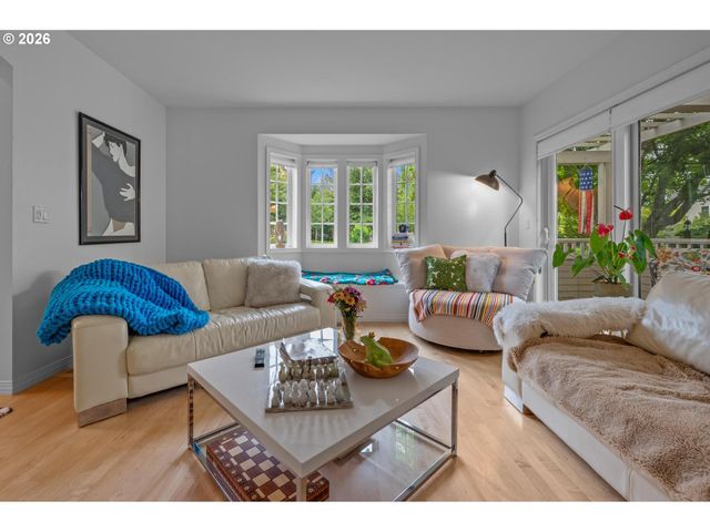 2314 Nw EDGEWOOD Pl 38, Portland, OR 97229