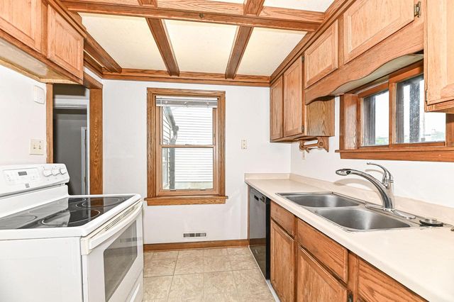 4032 N 92nd STREET, Milwaukee, WI 53222