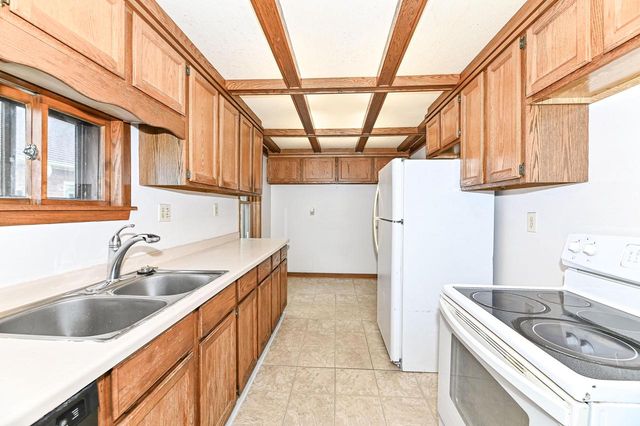 4032 N 92nd STREET, Milwaukee, WI 53222