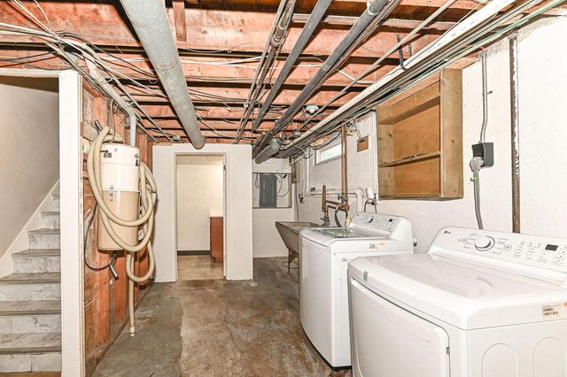 4032 N 92nd STREET, Milwaukee, WI 53222