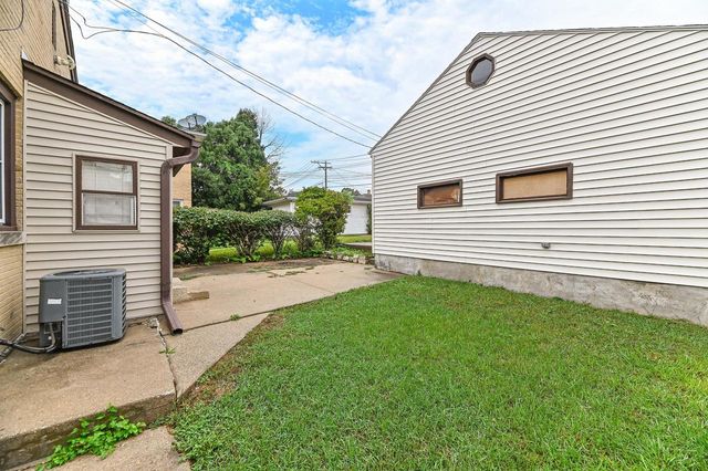 4032 N 92nd STREET, Milwaukee, WI 53222