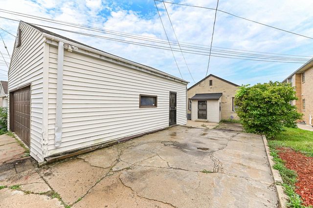 4032 N 92nd STREET, Milwaukee, WI 53222