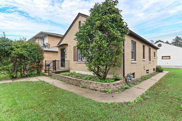 4032 N 92nd STREET, Milwaukee, WI 53222