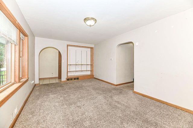 4032 N 92nd STREET, Milwaukee, WI 53222