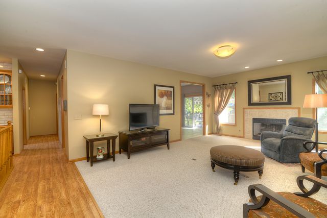 515 Madison Lane, Elgin, IL 60123