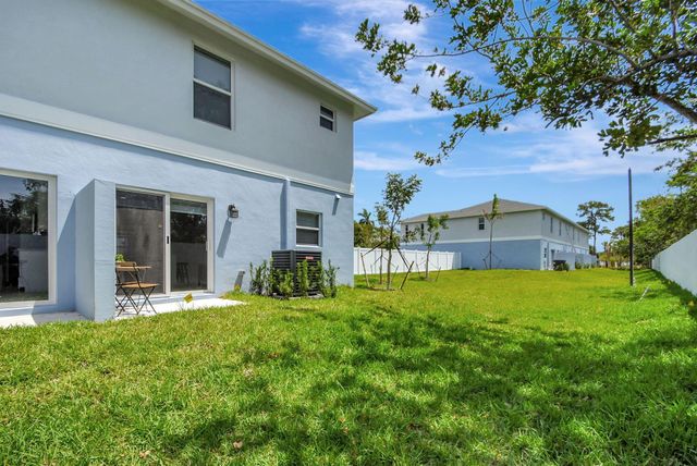 3871 Patio Court 1, Palm Springs, FL 33461