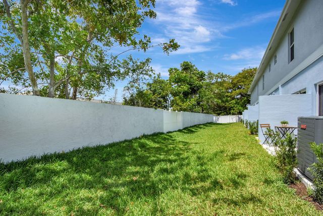 3871 Patio Court 1, Palm Springs, FL 33461