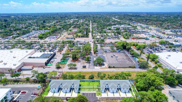 3871 Patio Court 1, Palm Springs, FL 33461