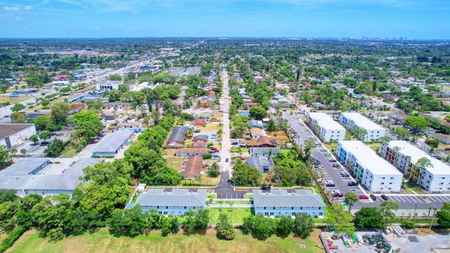 3871 Patio Court 1, Palm Springs, FL 33461