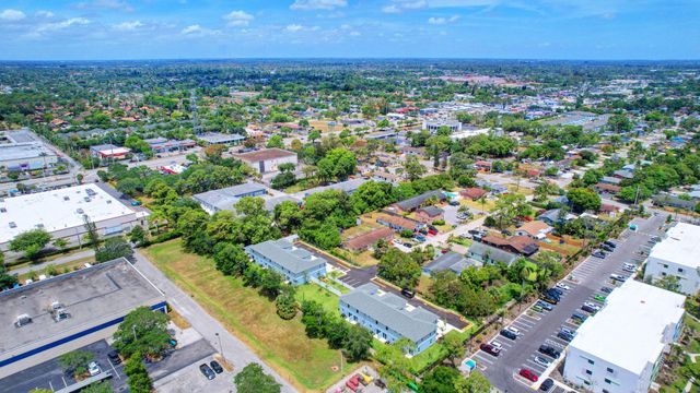 3871 Patio Court 1, Palm Springs, FL 33461