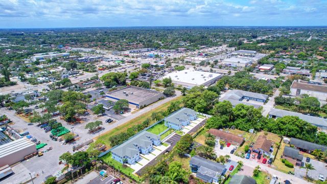 3871 Patio Court 1, Palm Springs, FL 33461